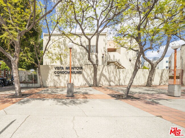 Primary Photo - 1425 W 12th St
