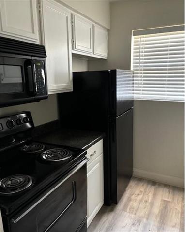 Building Photo - 2729 Hurstview Dr