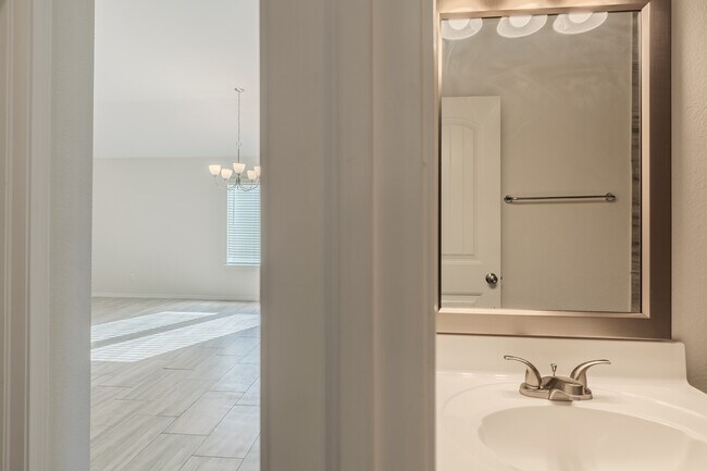 Building Photo - 1040 Indigo Sky St