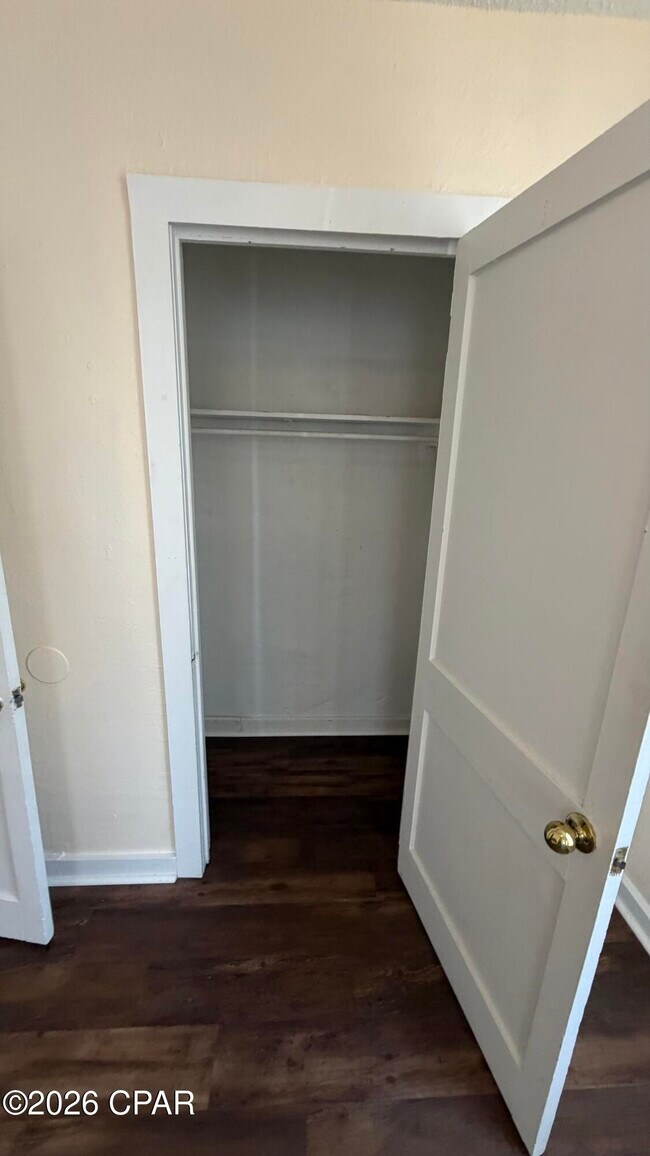 Building Photo - 300 N James Ave