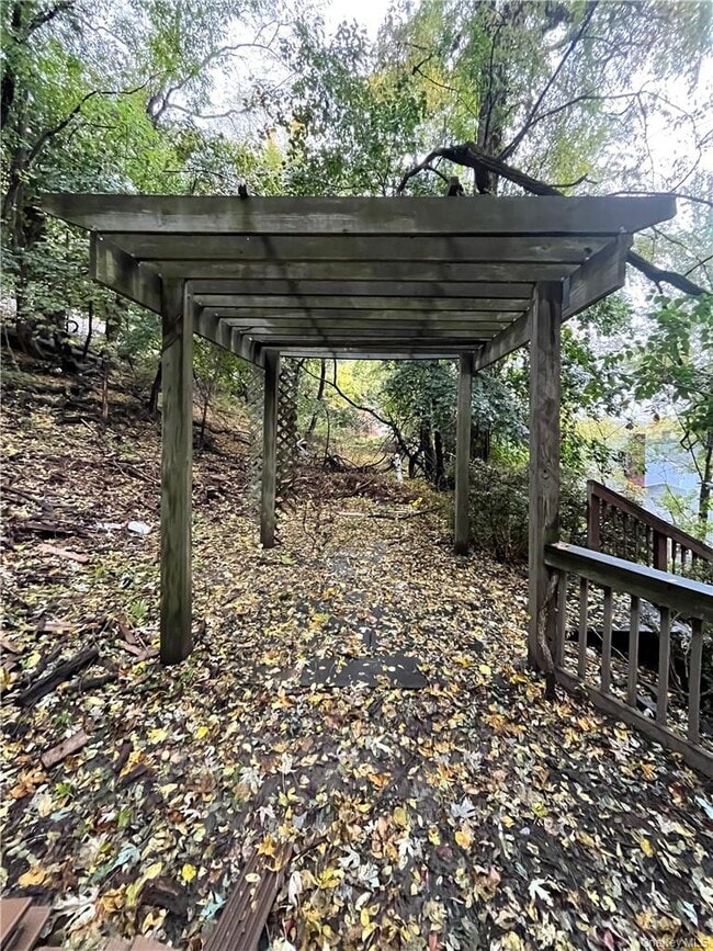 Building Photo - 31 Riverside Ave