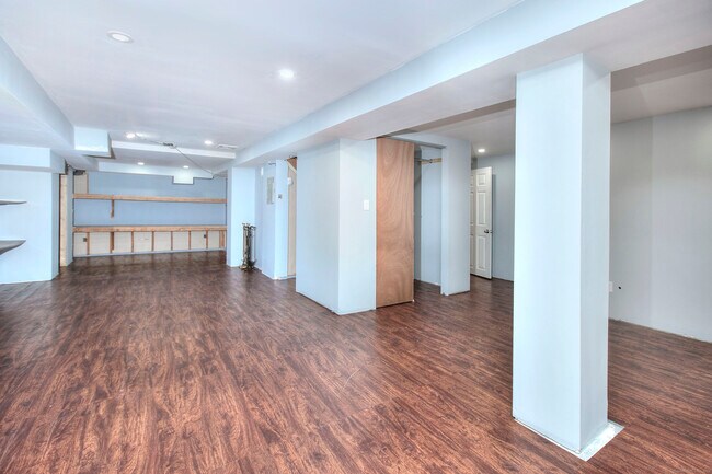 Building Photo - 19 Woodchuck Ct