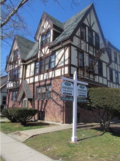 Primary Photo - 85 Van Cott Avenue