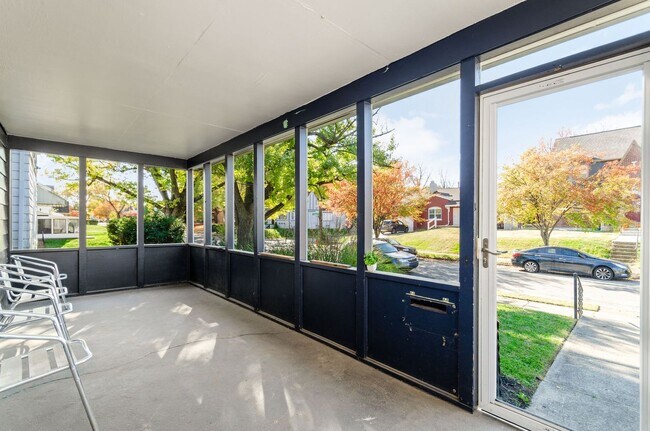 Building Photo - Driving Park Three Bedroom Two-Story