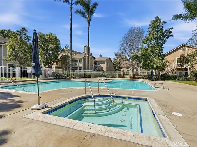 Building Photo - Newly Renovated 2BD Condo in Gated Community Now Available!