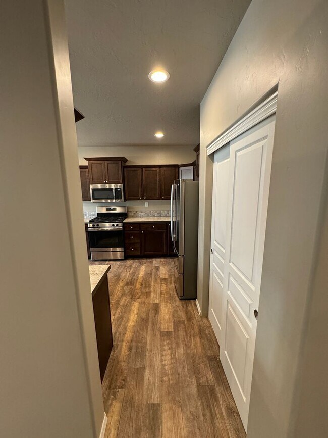 Building Photo - Charming 3-bedroom, 2-bathroom home locate...