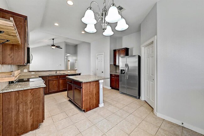 Building Photo - 16316 McAloon Way