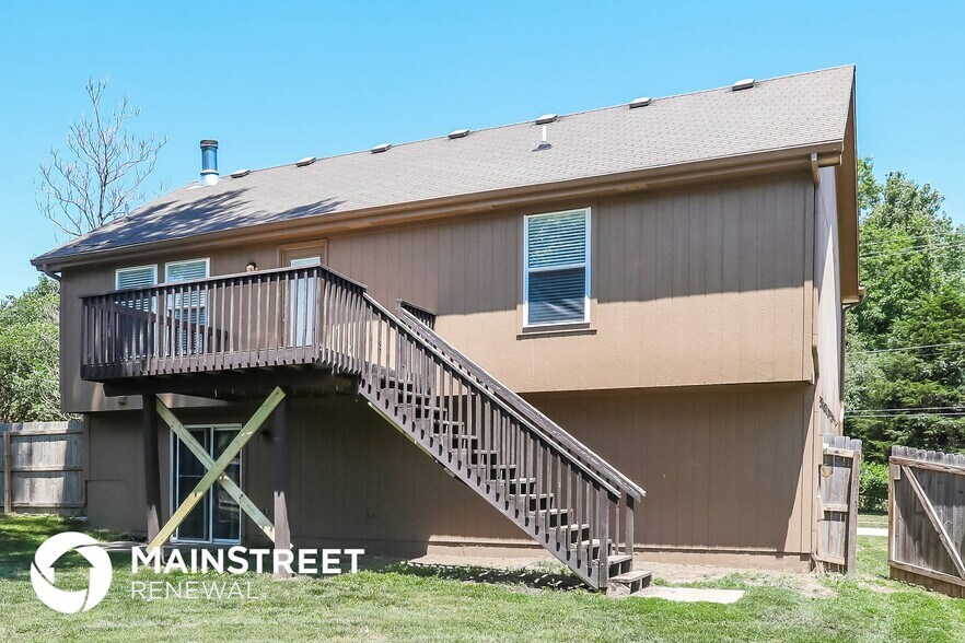 Building Photo - 6501 E 137th St