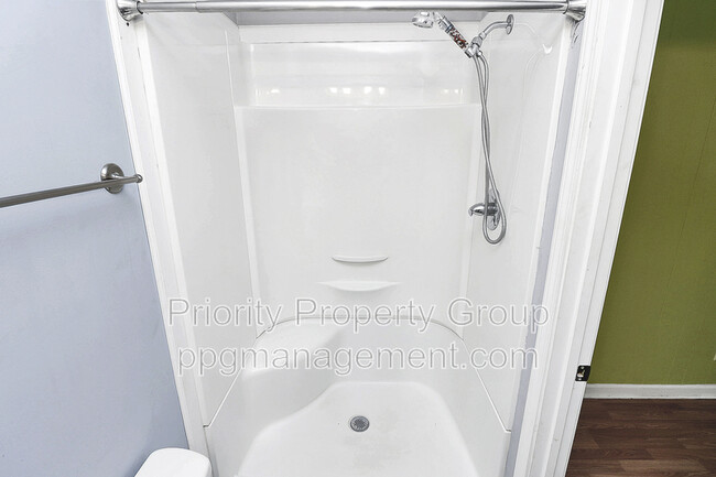 Building Photo - 110 Maudie Ln