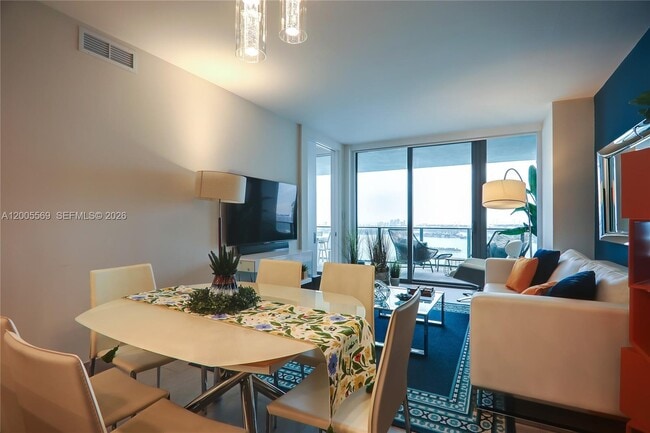 Building Photo - 650 NE 32nd St