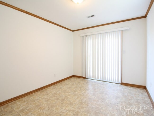 Building Photo - 2524 Waterford Dr