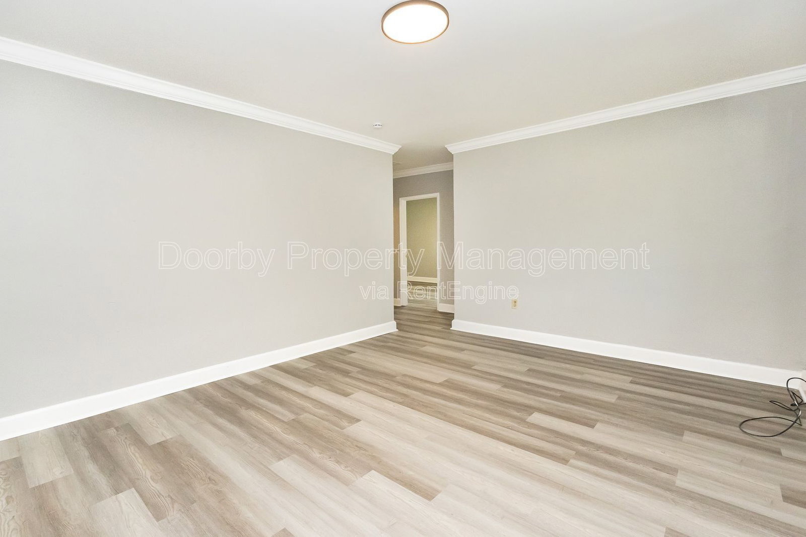 Building Photo - 1301 N Orchard Knob Ave