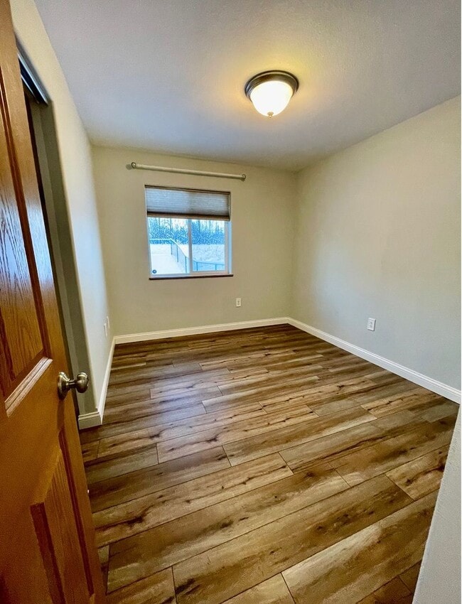 Building Photo - Fantastic, Single Family, Ranch Style home on an acre! Upgraded 3bed/2bath/2 car garage with all ...