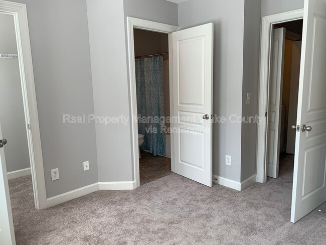 Building Photo - 8025 Goldenrain Way