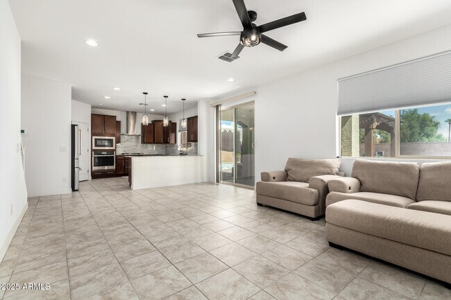 Building Photo - 5221 N 79th Dr