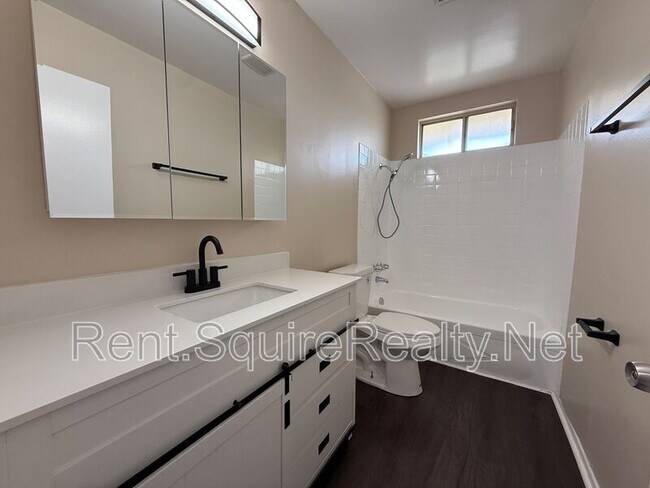 Building Photo - 256 Euclid Pl