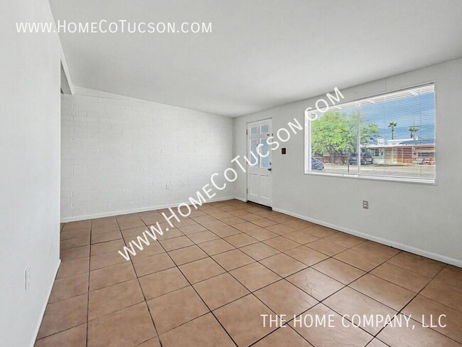 Building Photo - 4938 S Highland Dr