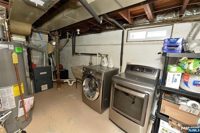 Building Photo - 483 Mt Prospect Ave