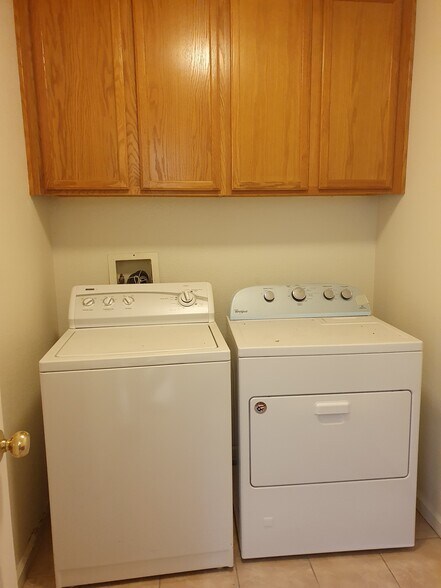 Washer adn gas dryer - 1505 Hermocilla Way