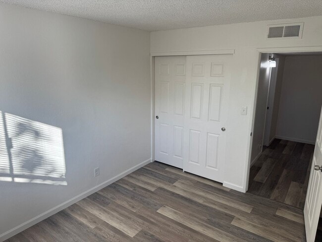 Building Photo - 1175 Delphinium St