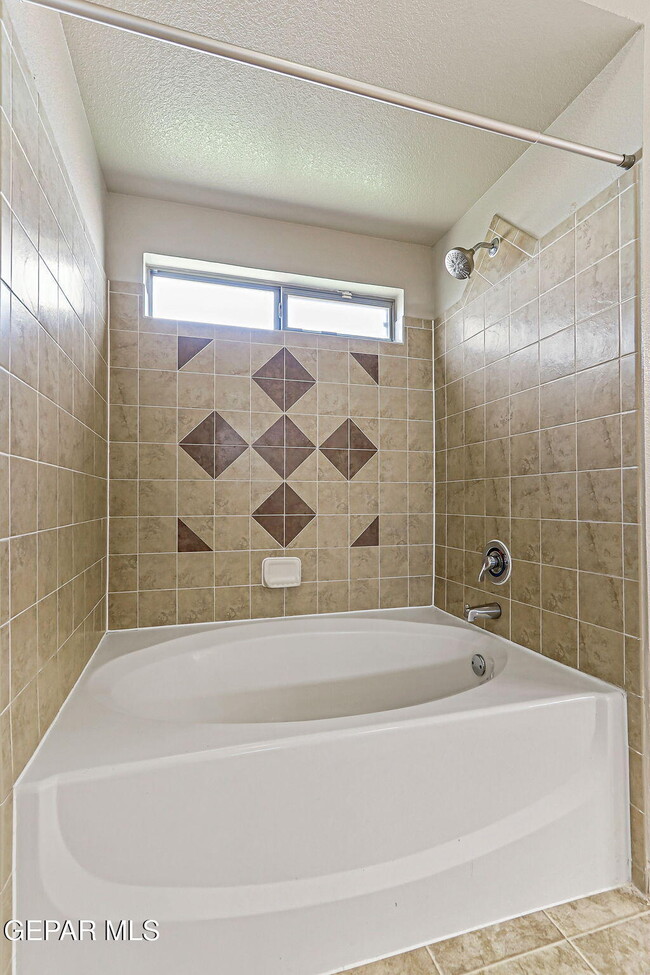 Building Photo - 14326 Smokey Point Dr