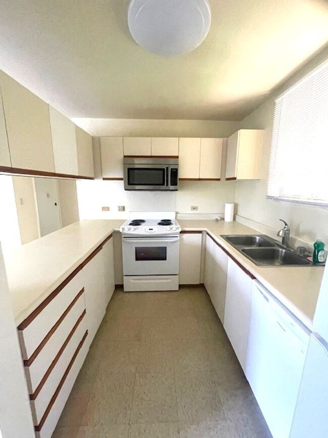 Building Photo - 2 Bedroom / 2 Bath / 2 Parking at Poha Kea...