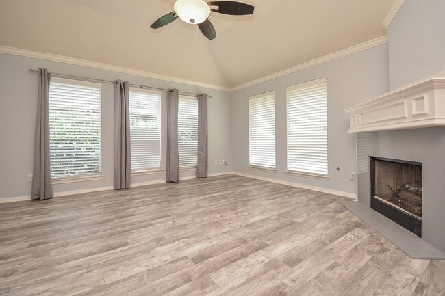 Building Photo - 4006 Dell Ln