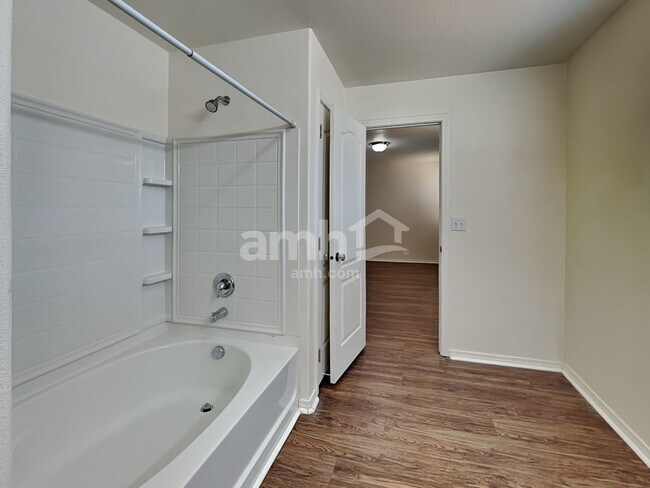 Building Photo - 771 W 300 S