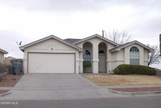 Building Photo - 1233 Desierto Seco Dr