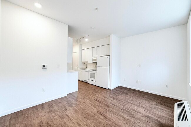 Building Photo - 253 Academy St