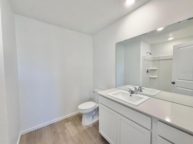 Building Photo - 836 Lynx St