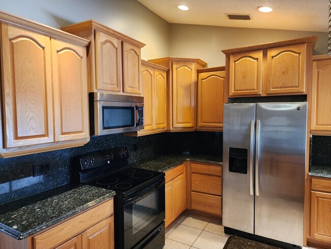 Building Photo - 2153 Royal Poinciana Blvd