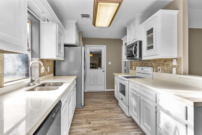 Building Photo - 13068 Hydra Ct