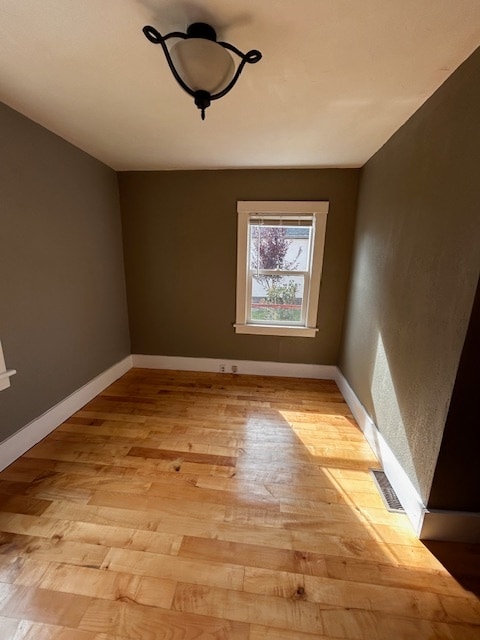 Building Photo - 320 S Rogers St