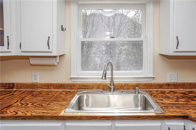 Building Photo - 184 E 12 Oaks Rd