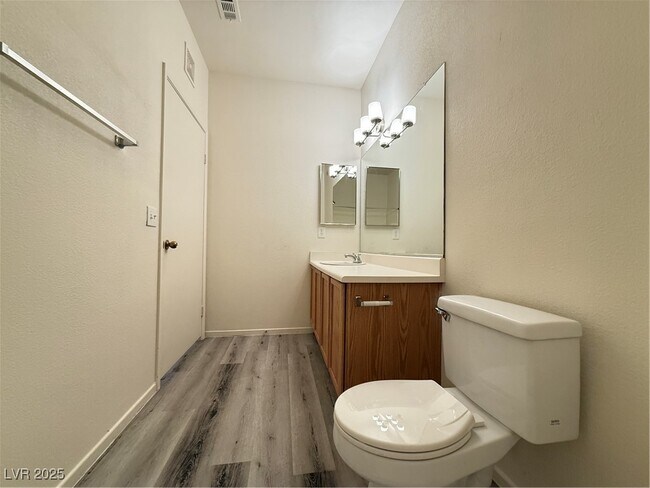 Building Photo - 813 Peachy Canyon Cir