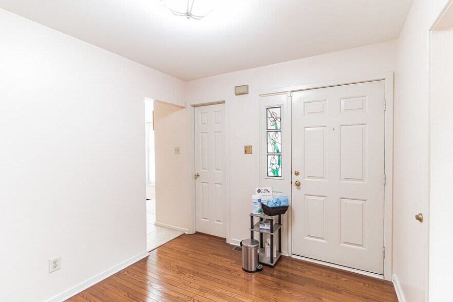 Building Photo - 48 Stonehurst Ct