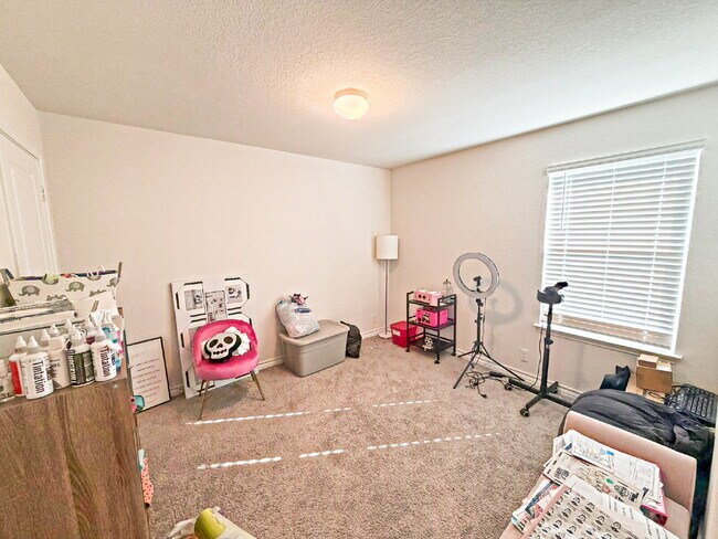 Building Photo - 13138 Whispering Bend, San Antonio, TX 78252