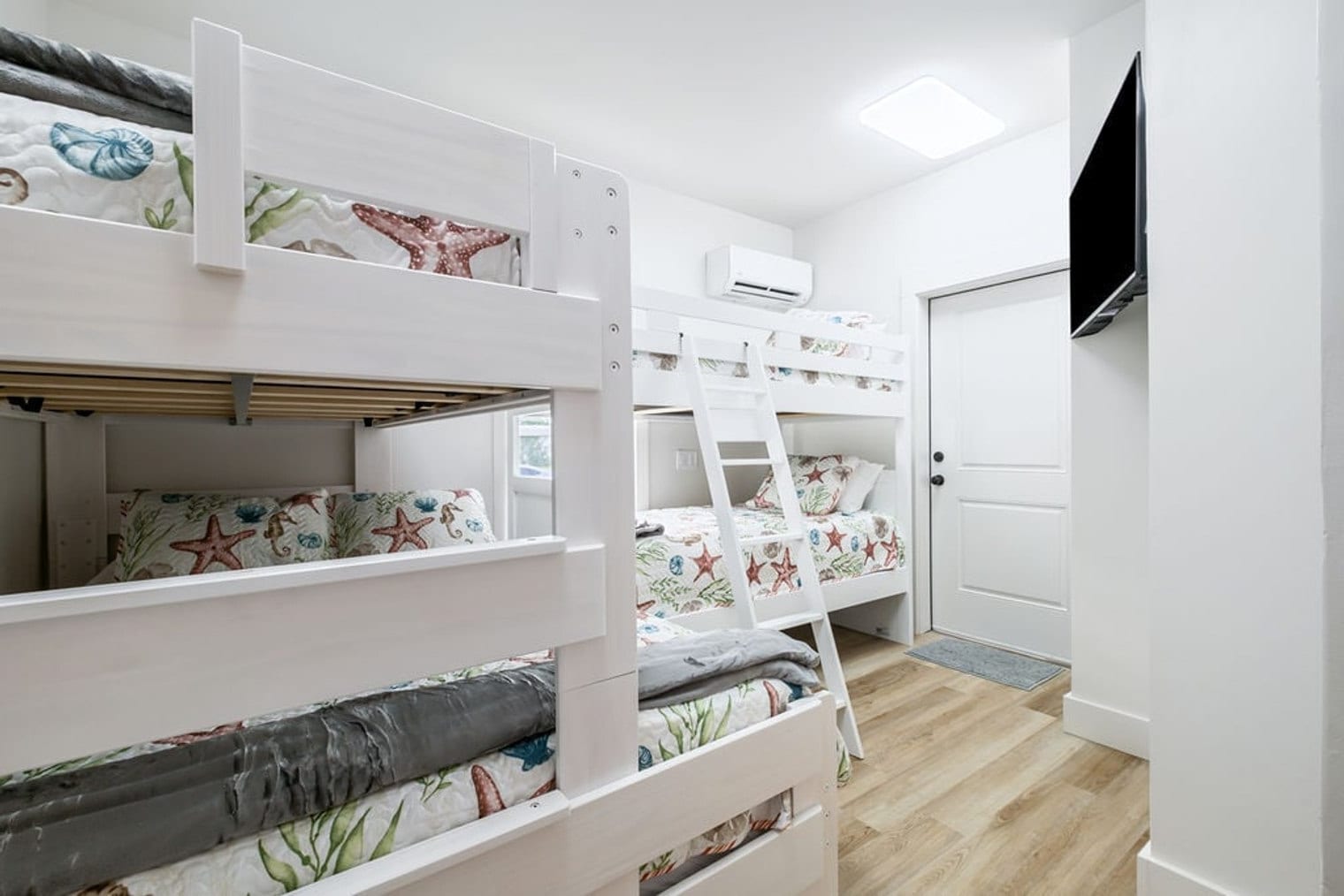 Building Photo - 238 Oleander Dr