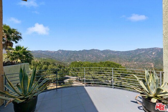 Building Photo - 2044 Corral Canyon Rd
