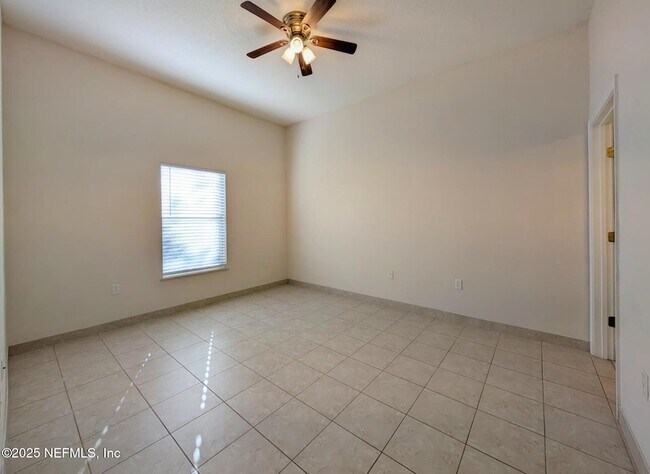 Building Photo - 9595 Amarante Cir