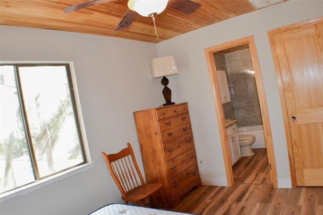 Building Photo - 30 Putters Point W