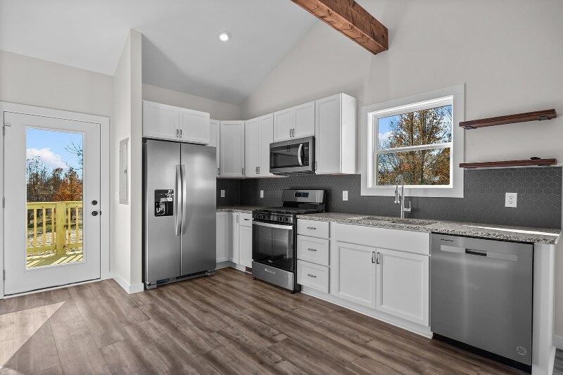 Building Photo - 200-202 3rd St