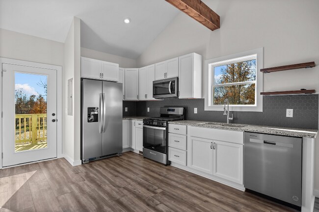 Building Photo - 200-202 3rd St