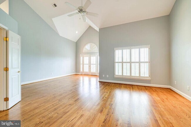 Building Photo - 819 Rivergate Pl