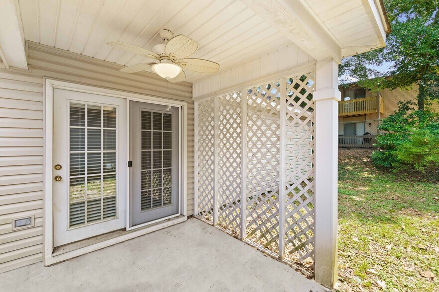 Building Photo - 6355 Burnham Wood Pl