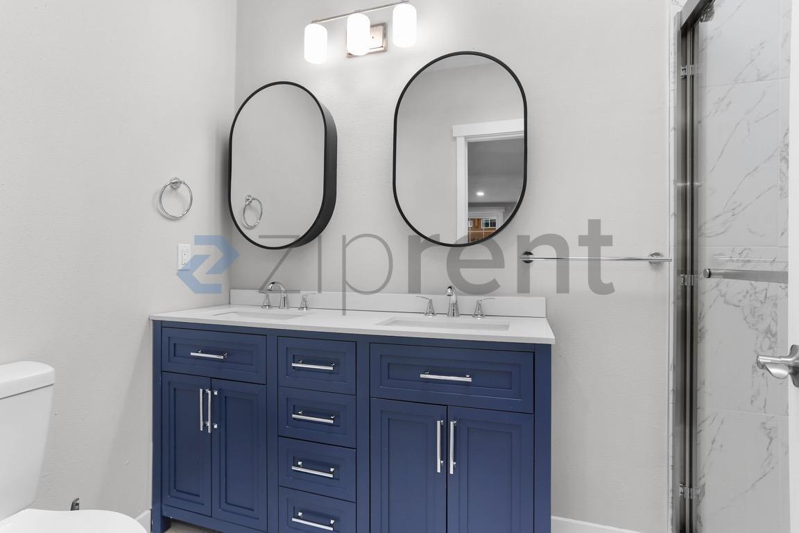 Building Photo - 1020 151st Ave SE