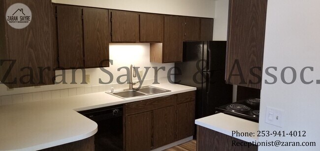 Building Photo - 757