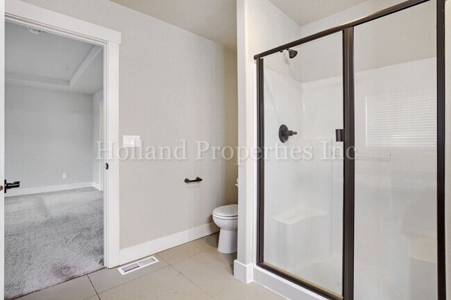 Building Photo - Beautiful North Bethany Home with Resort-Style Amenities & Walkable Location!