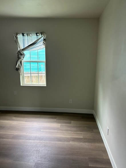 Building Photo - 220 N Pinto St